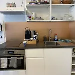 Quiet Luxury Studio, 11 Minutes From Station 3*