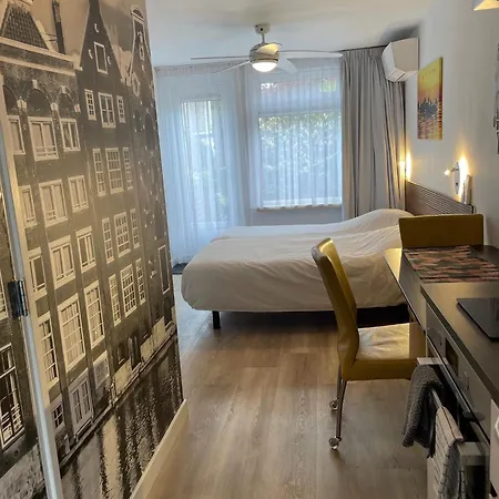 Affittacamere Quiet Luxury Studio, 11 Minutes From Station Amsterdam