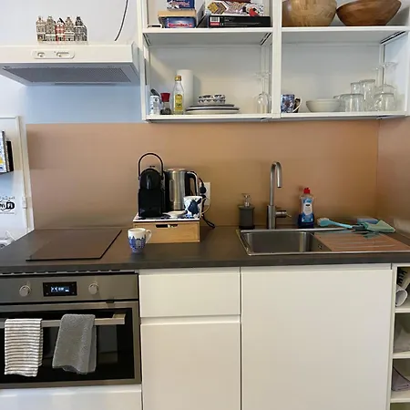 Quiet Luxury Studio, 11 Minutes From Station 3*