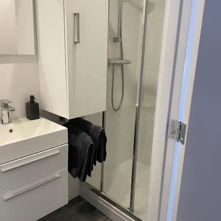 Quiet Luxury Studio, 11 Minutes From Station 암스테르담